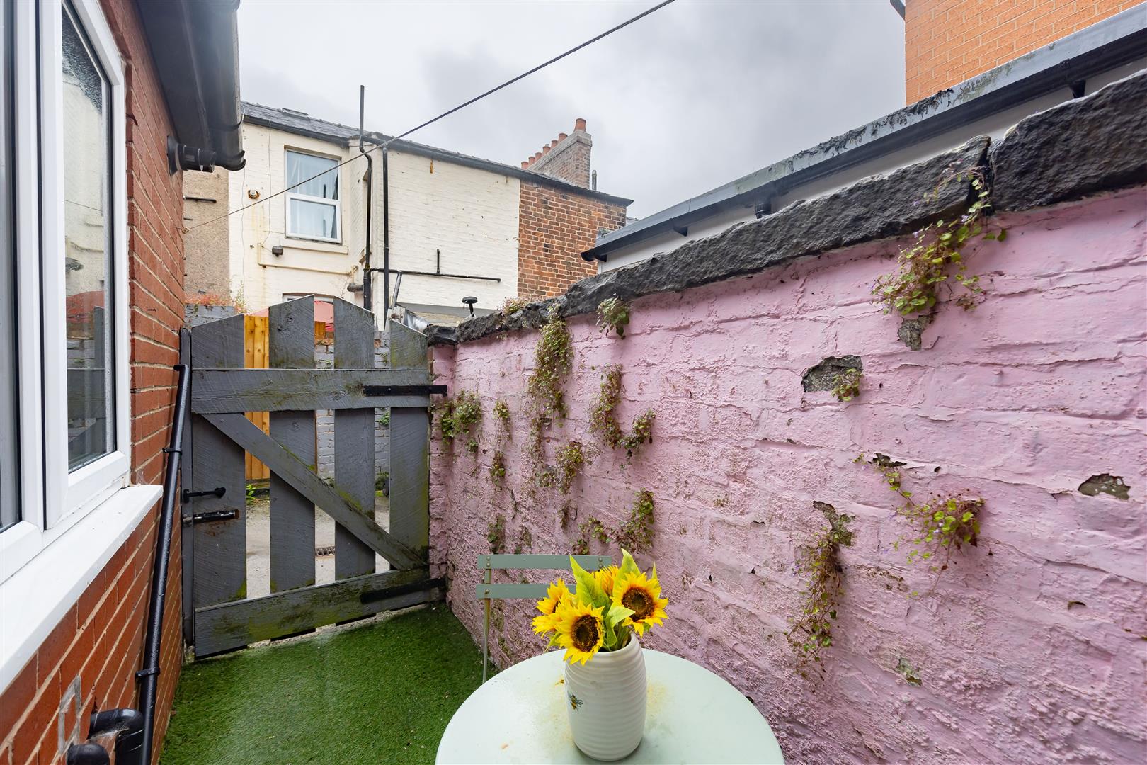 2 bed property in Brook Street, Preston
